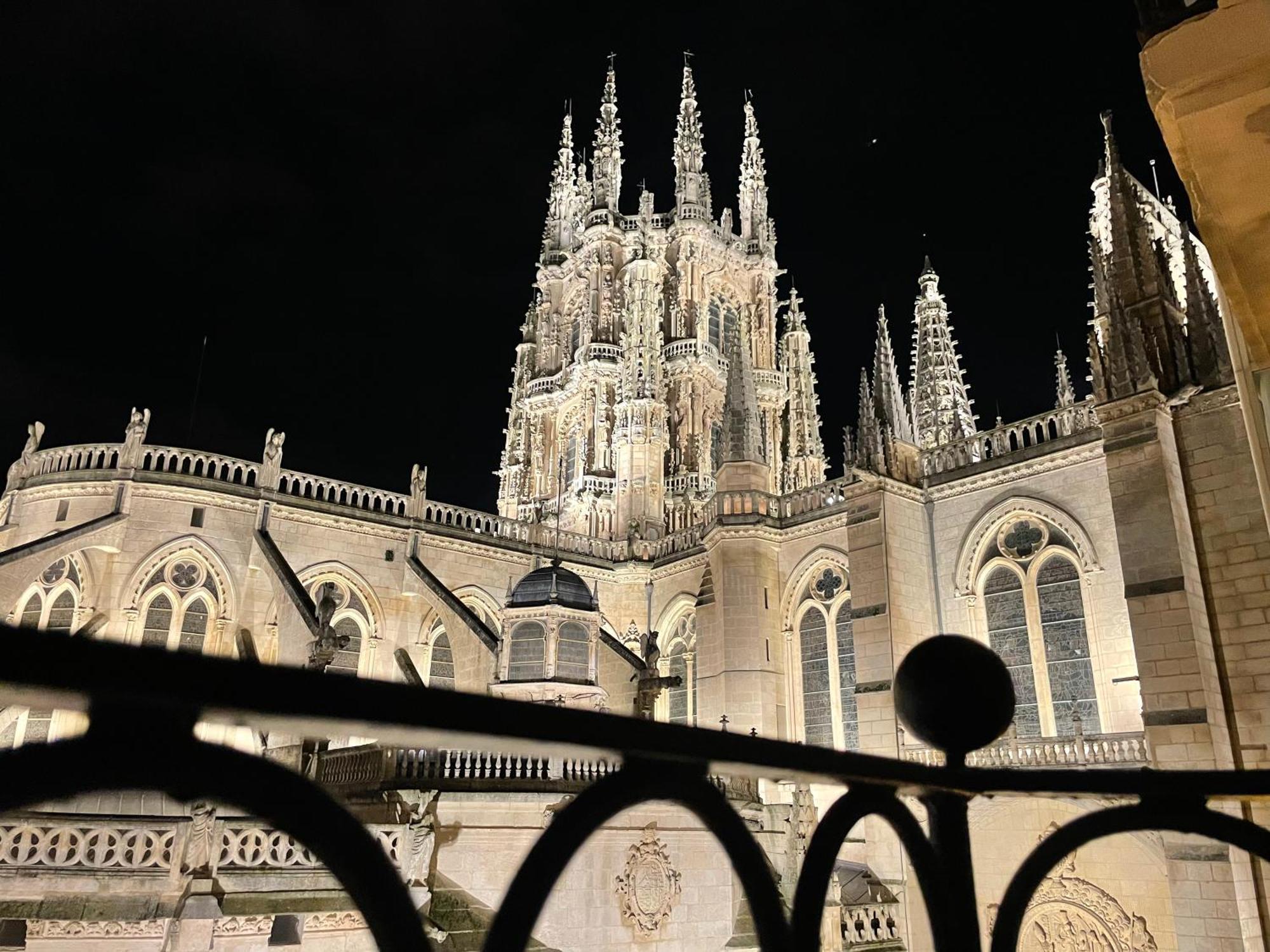 Tocando La Catedral By Exclusive Burgos Apartments Екстериор снимка